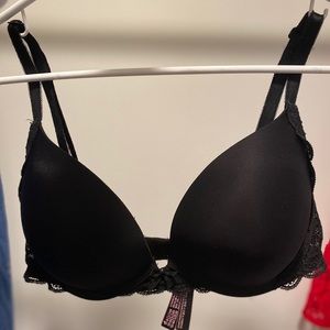 VICTORIA’S SECRET DREAM ANGELS PUSH UP BRA